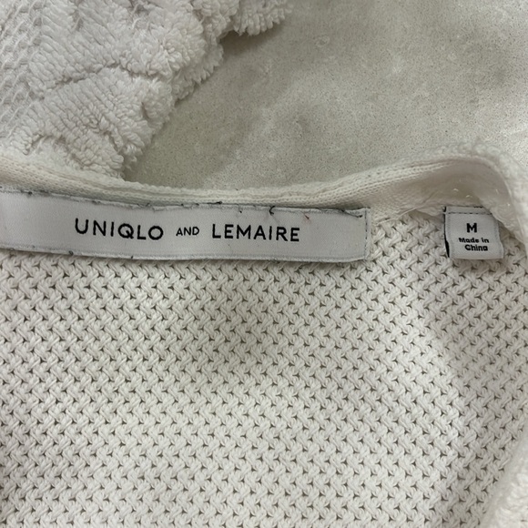 Uniqlo White V-neck dress 95% cotton 5% nylon. Heavy honeycomb fabric. Size M - Picture 5 of 5
